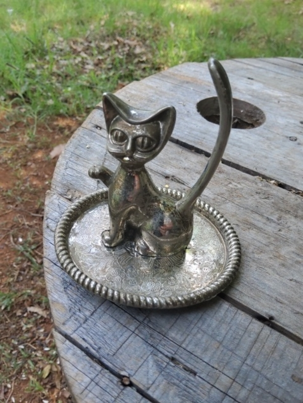 Vintage Hong Kong Kittycat Ring Holder.